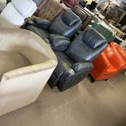 Accent Chair #Sidetable #Coffeetable #Recrecliners#