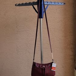 BRAND NEW..."RELIC" BURGUNDY CROSSBODY...retails for $40...selling $15