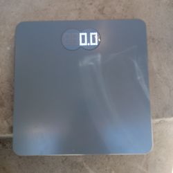 !! Weight Scale  Works Good  Missing The Battery Cover
