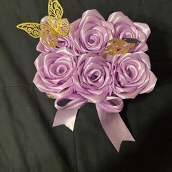 AREGLO FLORAL FLORES COLOR MORADO