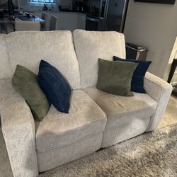 White Living Room Set And End Table Coffee Table