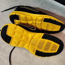 Nike Tennis Shoes Size 7.5 Regular