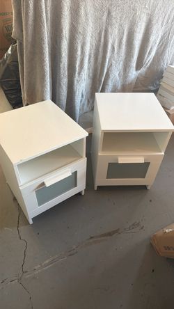 White Nightstands with Glass Drawer Panel – Set of 2