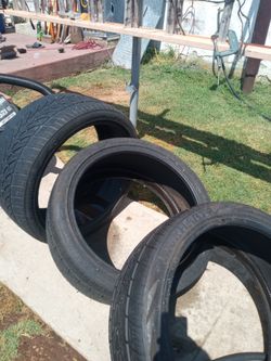 4 24-in Tires 305/35R24 11V XL