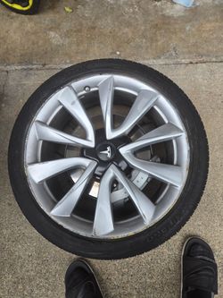 Tesla rim and tire