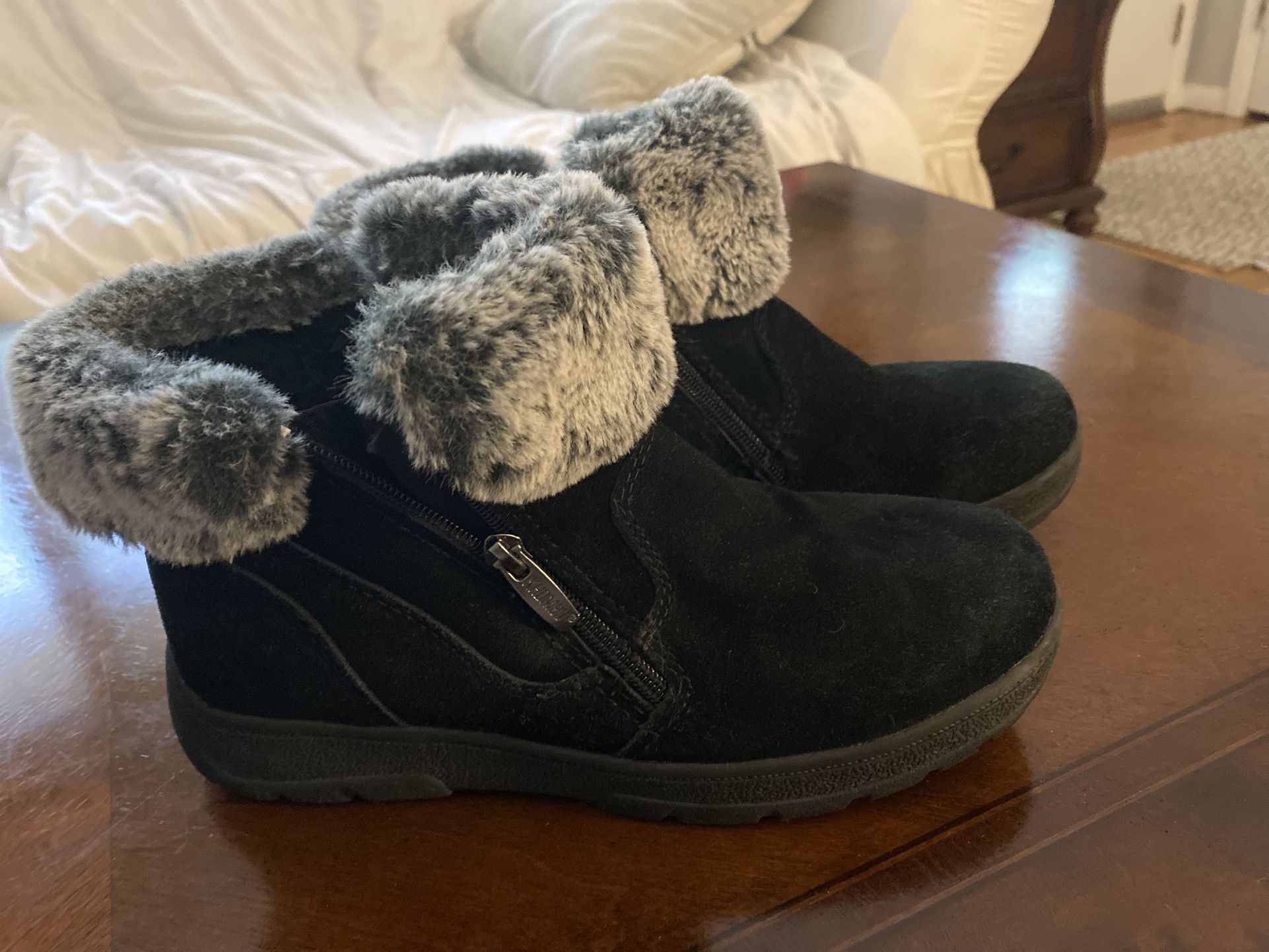 Khombu Women's Boots