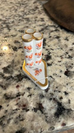 Vintage Porcelain Cigarrete Holder