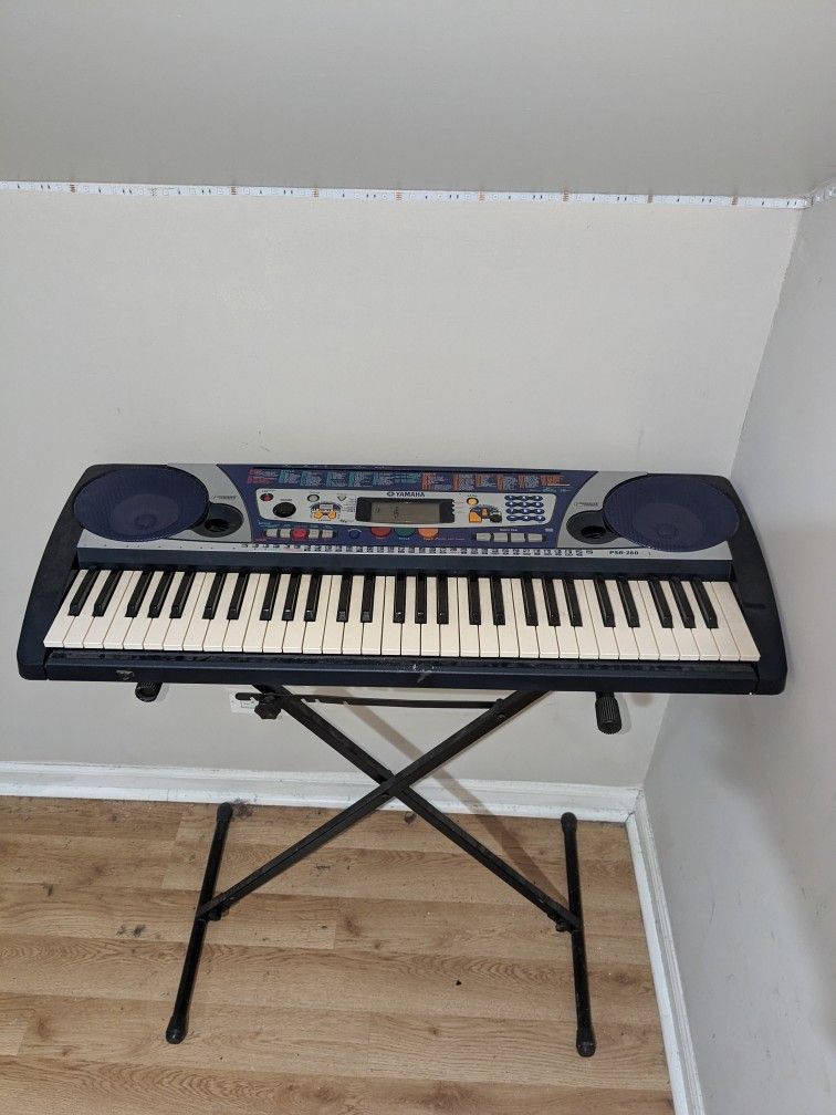 Yamaha Piano Keyboard