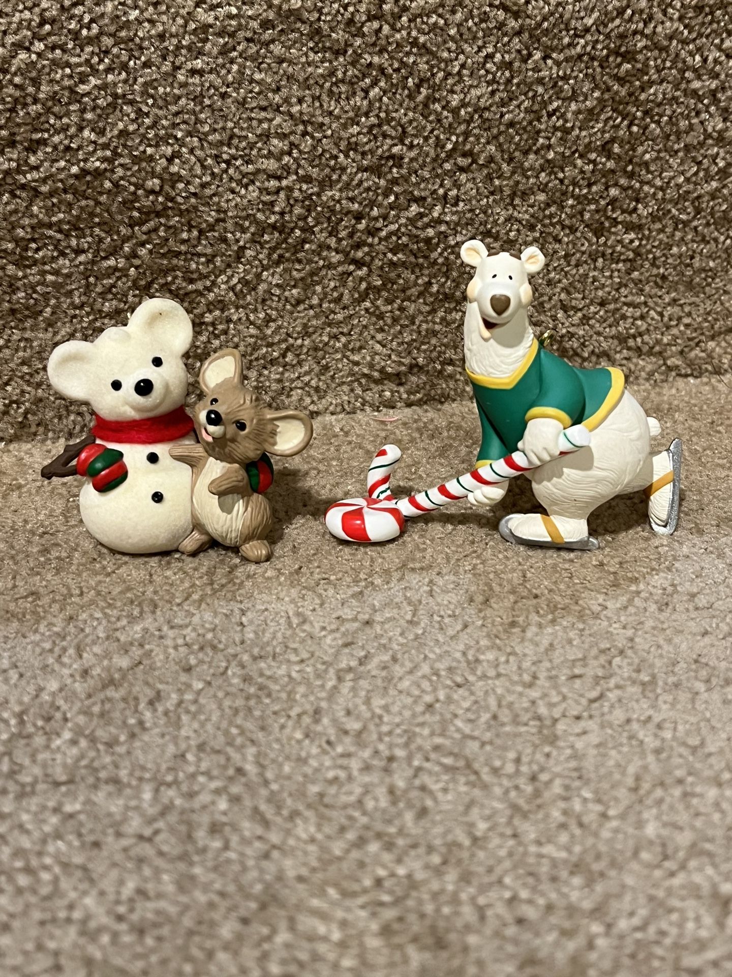 Hallmark 1986 Snow Buddies Ornament Mouse Flocked Snowman 1999 North pole Hockey