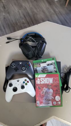 XBOX ONE X (TACOBELL EDITION)