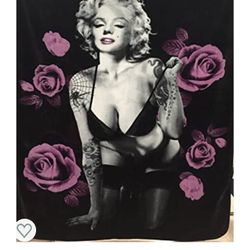 Nu Trendz. Marilyn Monroe Blanket.     