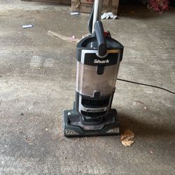 Shark Lift Away Vacuum Not Working Great
