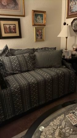 Daybed with 2 twin size mattresses