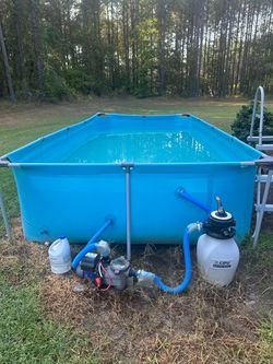 Rectangular swimming pool w/pumps