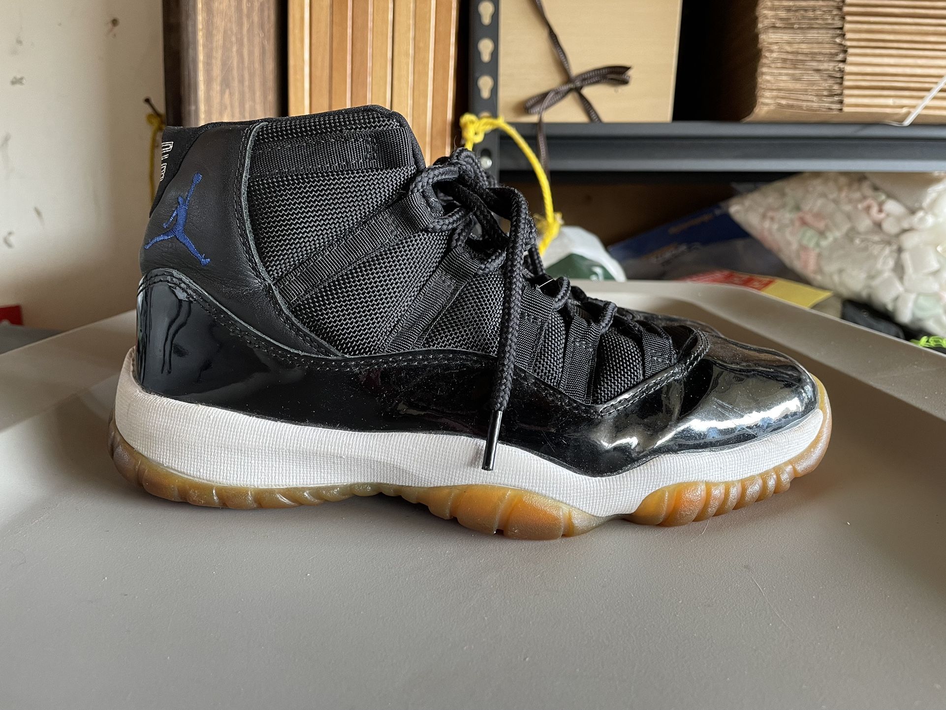 2000 Jordan 11 Space Jam 8.5 for Sale in San Jose, CA - OfferUp