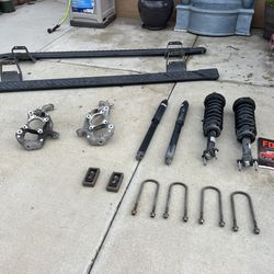 2024 ford F150 suspension stock struts and shocks and running boards asking $400 for everything  just agree with new suspension parts