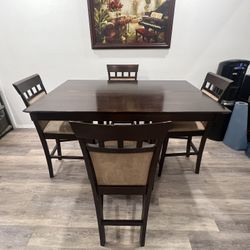 Dining Table and Chairs 