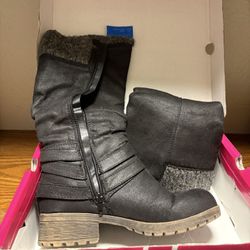 Stylish Women’s Boots