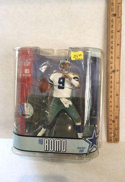 Tony Romo figurine