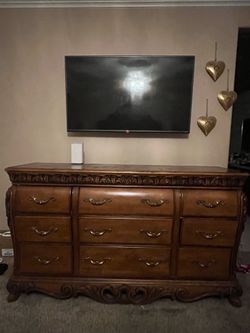 Pulaski dresser and two nightstand