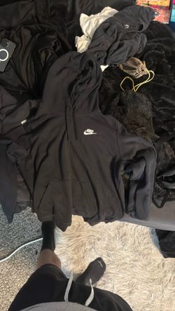 nike hoodie size small