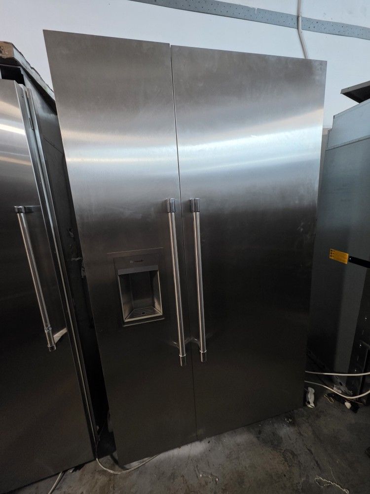 48" THERMADOR BUILT IN STAINLESS STEEL REFRIGERATOR 