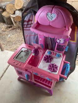 kitchen set for a small child$4. In good shape only