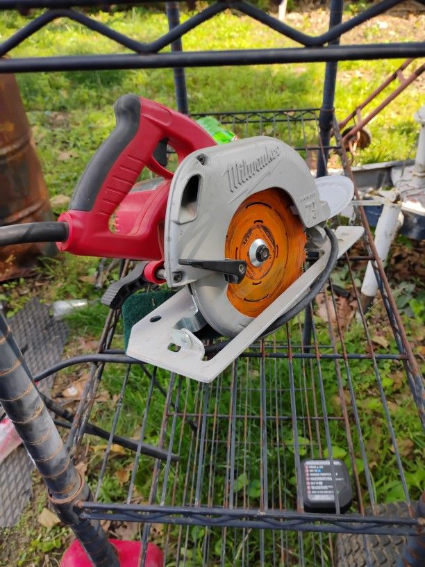 Milwaukee Skill Saw