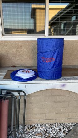 Frisbee. Toss