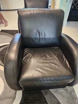 5 Black Cabretta leather chairs