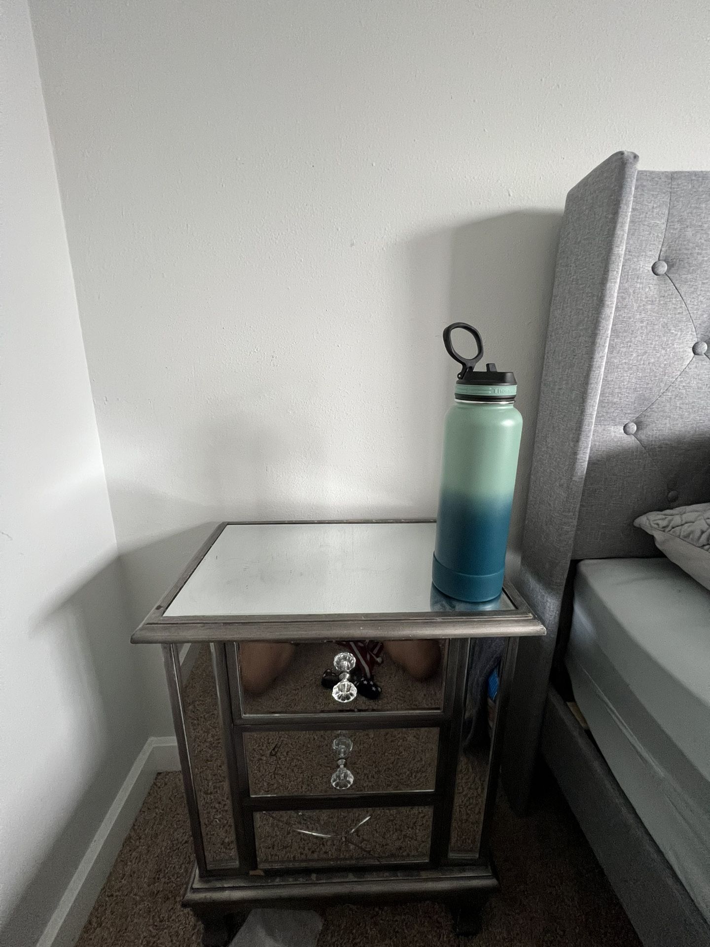 Night stand FREE