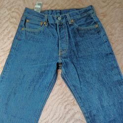 Woman's Levi 501 Dark Blue 