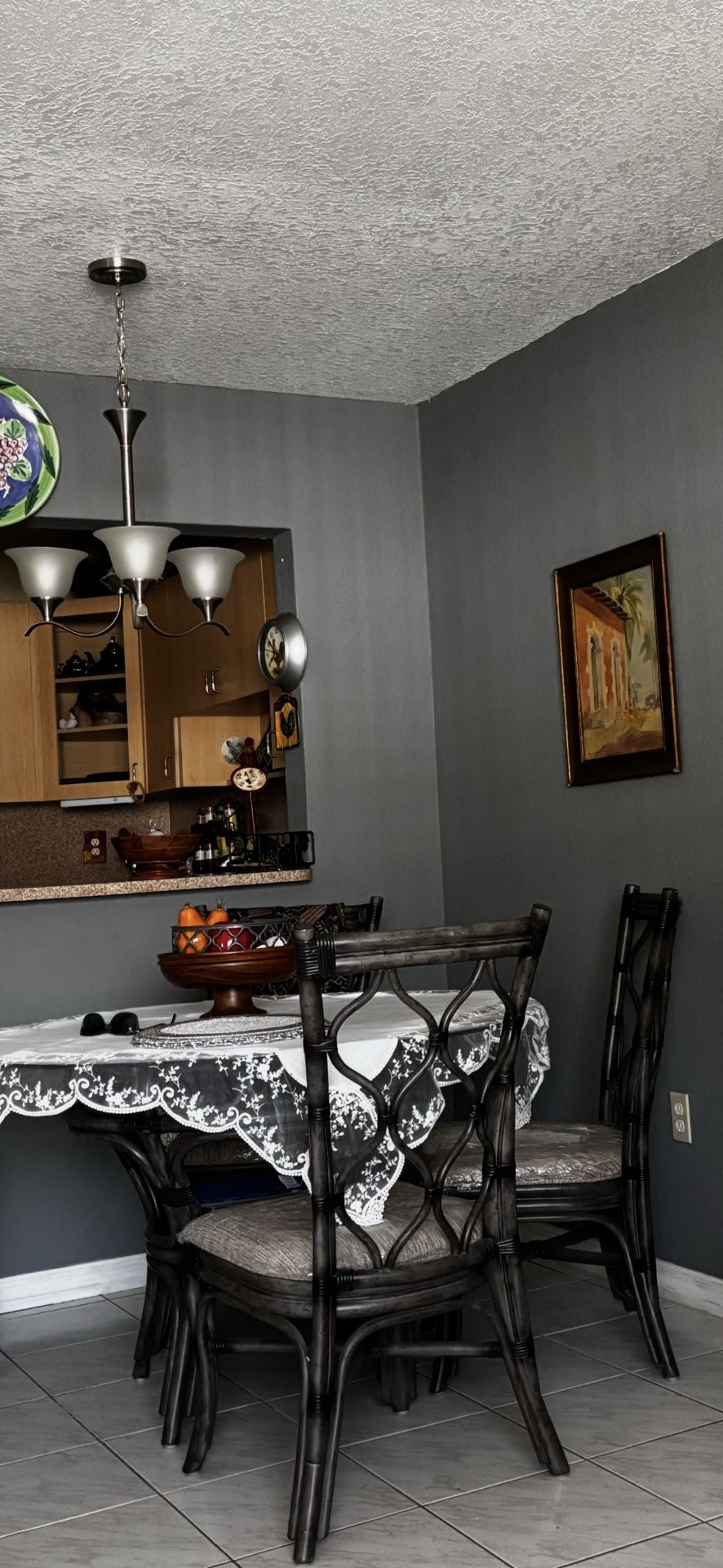 Dining Table & 4 Chairs