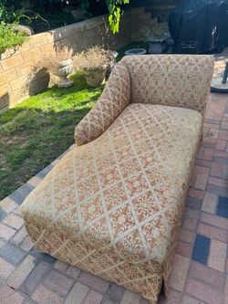 Antique Chaise lounge