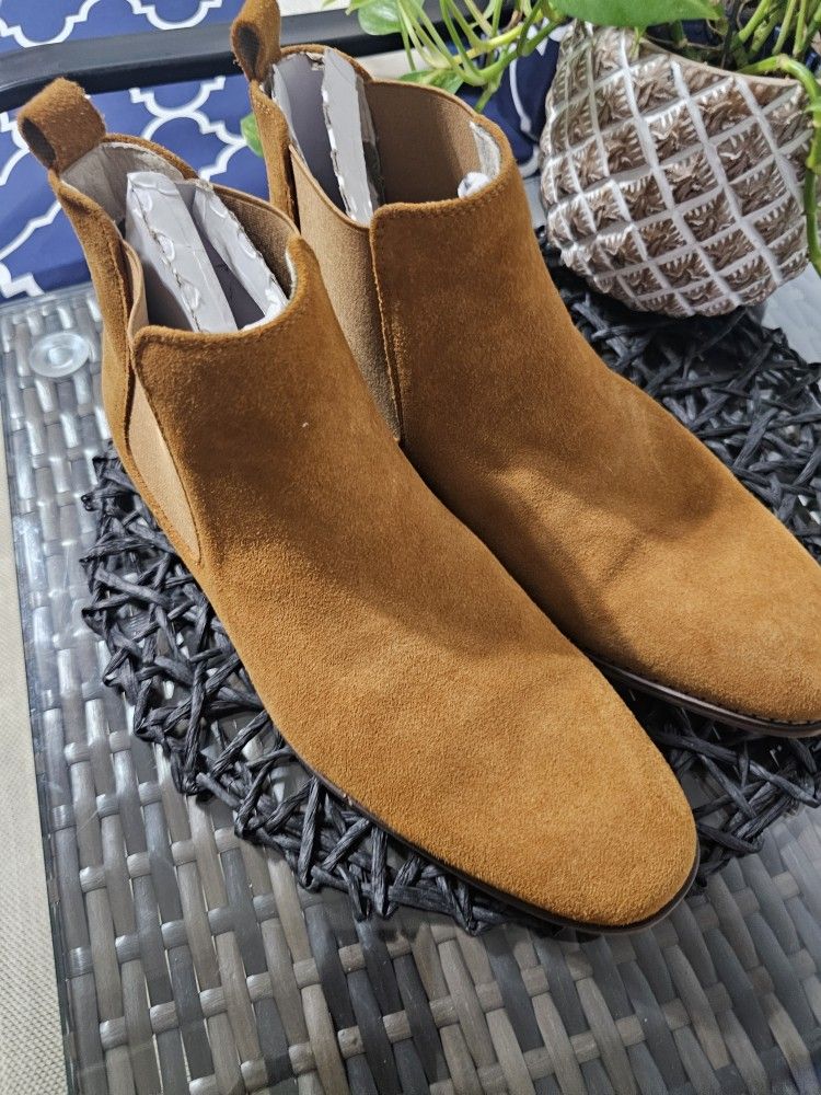 Men's Suede Ankle Boots Size 10 Brand New. for Sale in Stonecrest, GA
