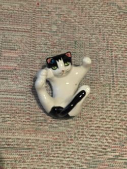 VINTAGE CAT DECOR
