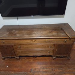 Long Dresser 