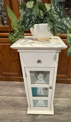 little white cabinet