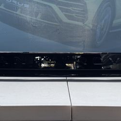 18-22 RANGE ROVER VELAR REAR LAMP CENTER 