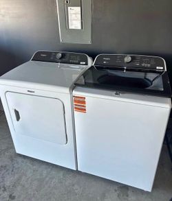 Whirlpool Washer & Dryer Set - Like New