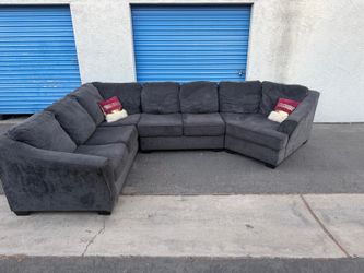 Sectional couch gray , very nice