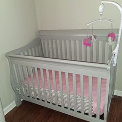 Brand New 4n1 Crib W Brand New Mattress 