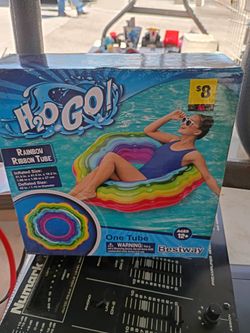 Plastic pool tube $5 available 5 pzs