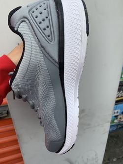 Men’s Fila size 11