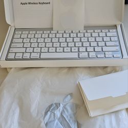 Apple MC184LL/A Wireless Keyboard V.good Condition 