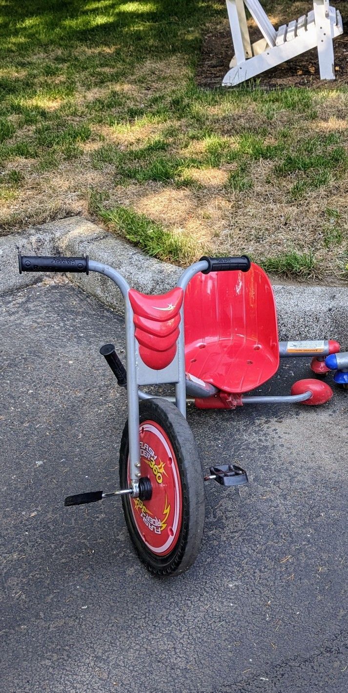 Razor 360 Flash Rider Red kids 3 Wheel Bike
