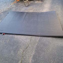 8 Foot Tri-fold Tonneau Cover Fits Chevrolet Or GMC trucks With An 8 Foot Bed