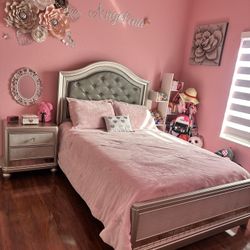 Full Bed, Nightstand And Mirror