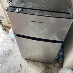 Hamilton Beach Mini Fridge