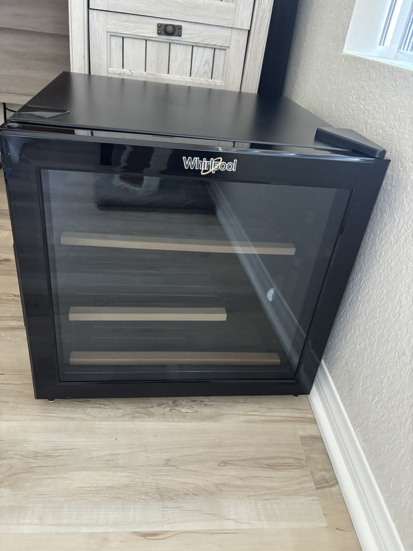 Wine Cooler - 15 Bottles - Excellent Condition